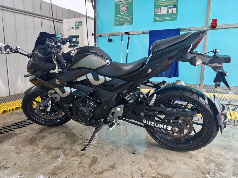 二手豪爵铃木GSX250R