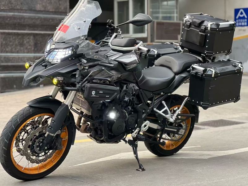 二手贝纳利金鹏 TRK502