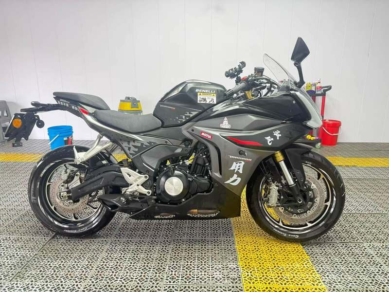 二手贝纳利龙卷风 Tornado 552R
