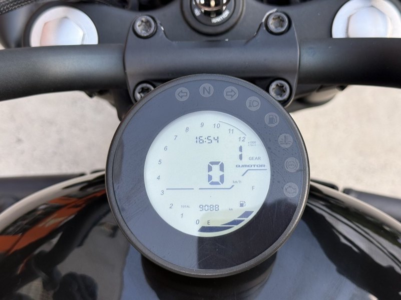 二手QJMOTOR闪300