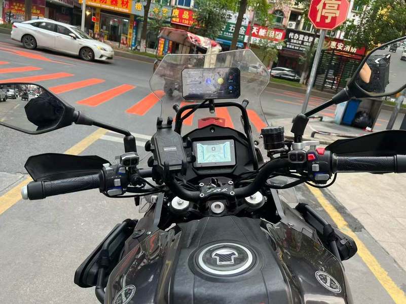 二手贝纳利金鹏 TRK502