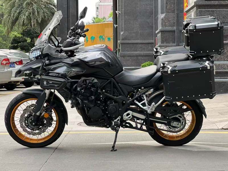 二手贝纳利金鹏 TRK502