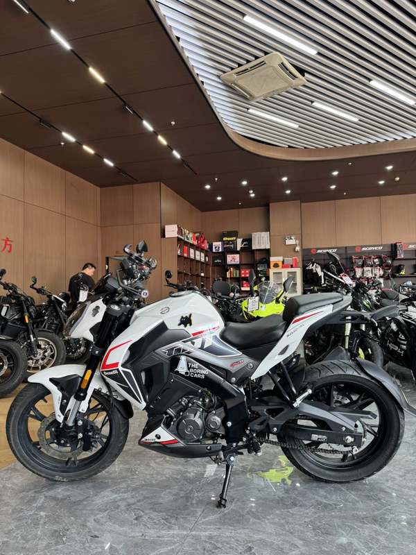 二手贝纳利小迅龙 BN150S