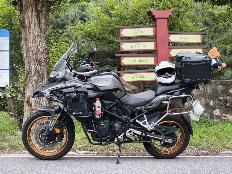 二手贝纳利金鹏 TRK502