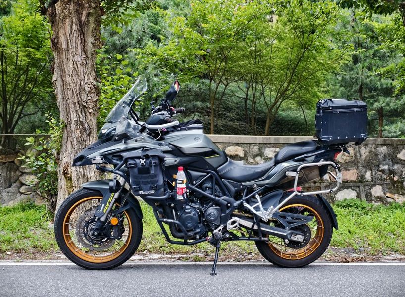 二手贝纳利金鹏 TRK502
