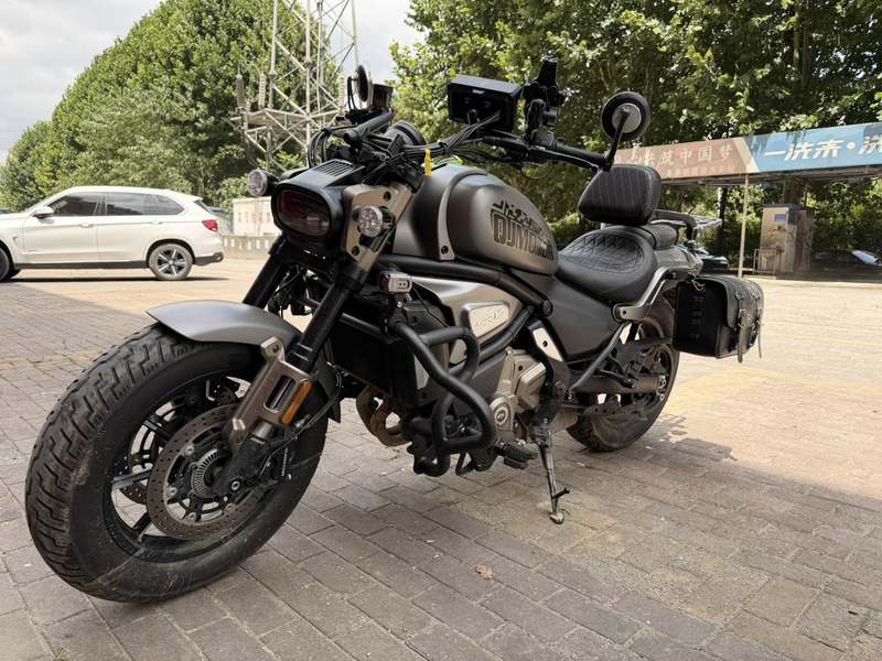 二手QJMOTOR闪700