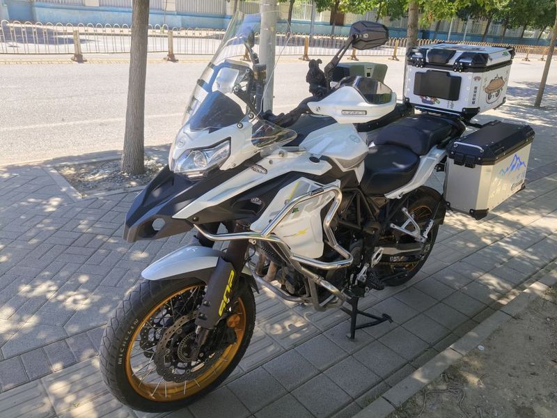 二手贝纳利金鹏 TRK502