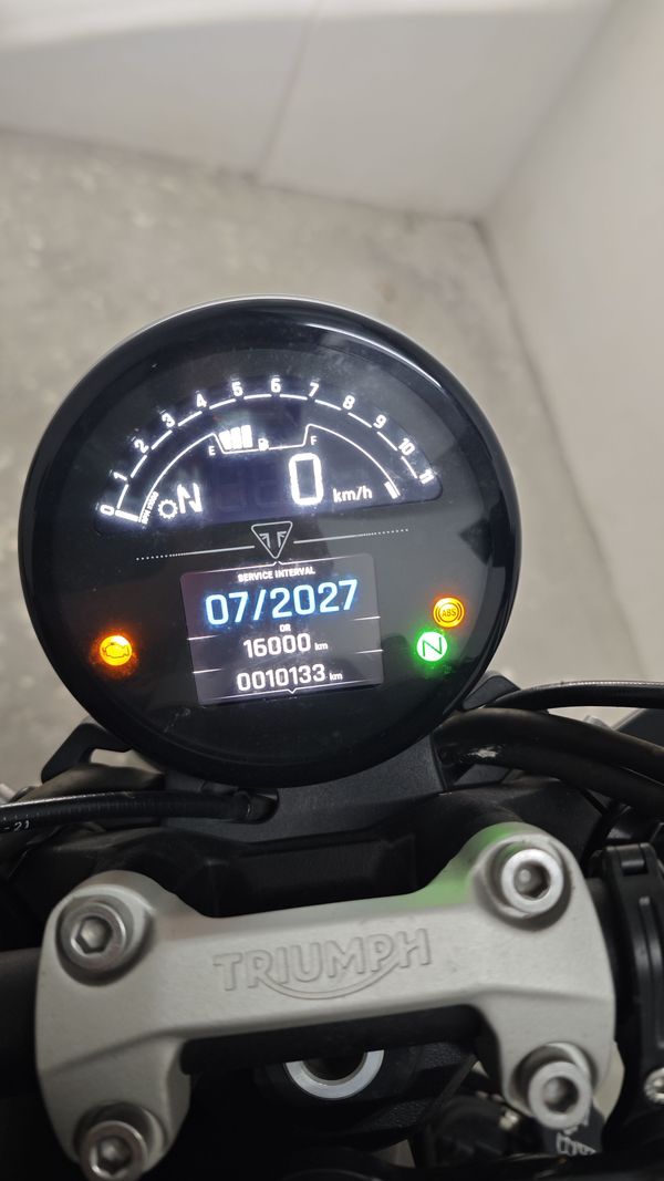 二手凯旋Trident 660