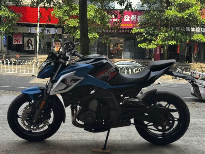 二手春风650NK