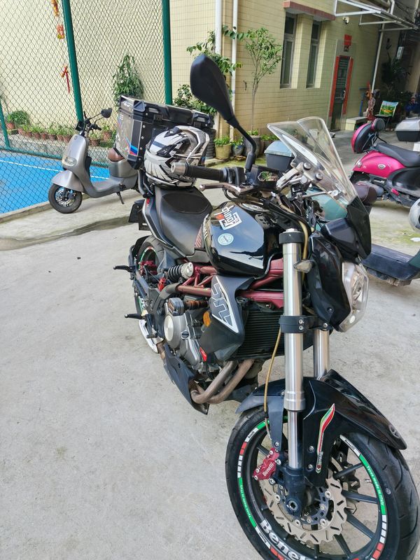 二手贝纳利蓝宝龙 BN302S