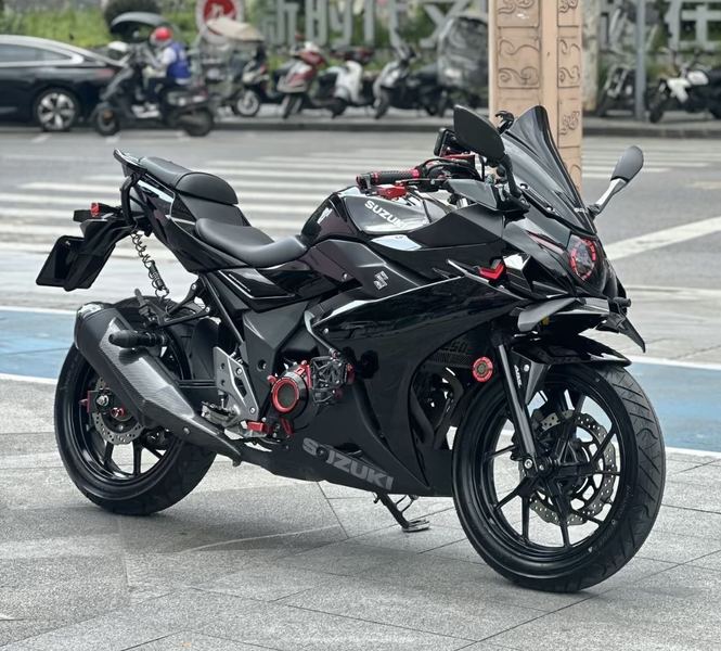 二手豪爵铃木GSX250R