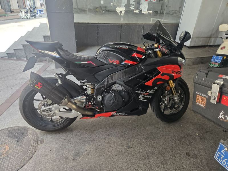 二手阿普利亚RSV4