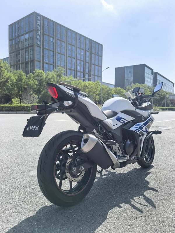 二手豪爵铃木GSX250R