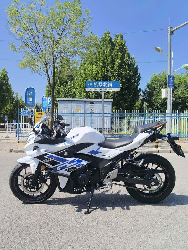 二手豪爵铃木GSX250R