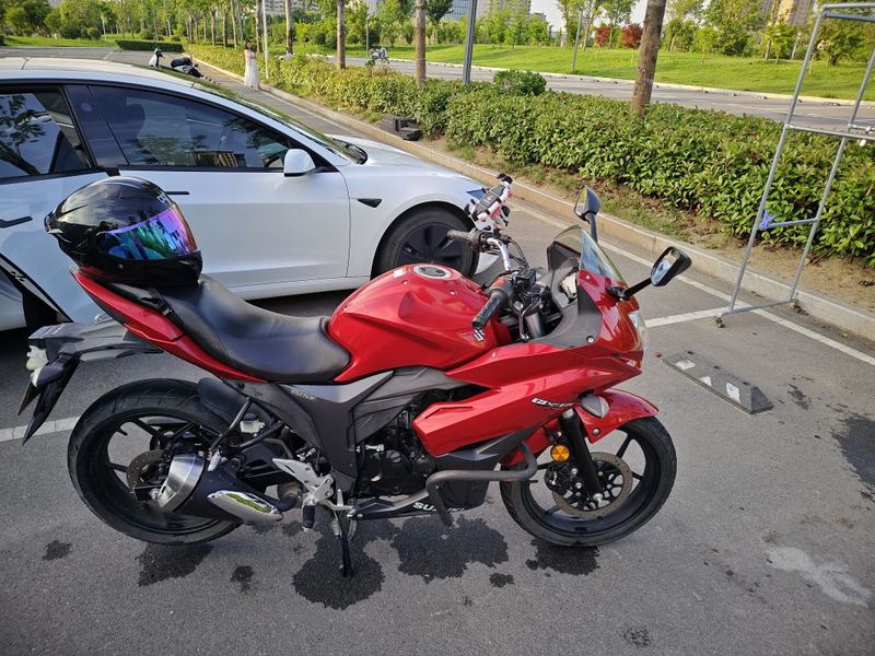 二手济南铃木极客飒 Gixxer 155