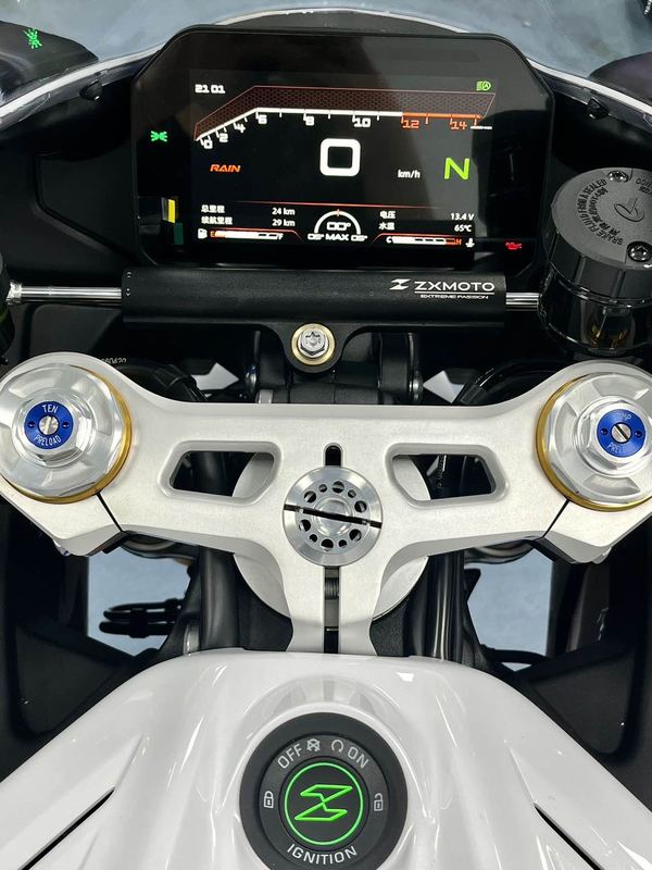 二手张雪机车820RR