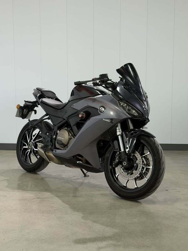 二手QJMOTOR赛400