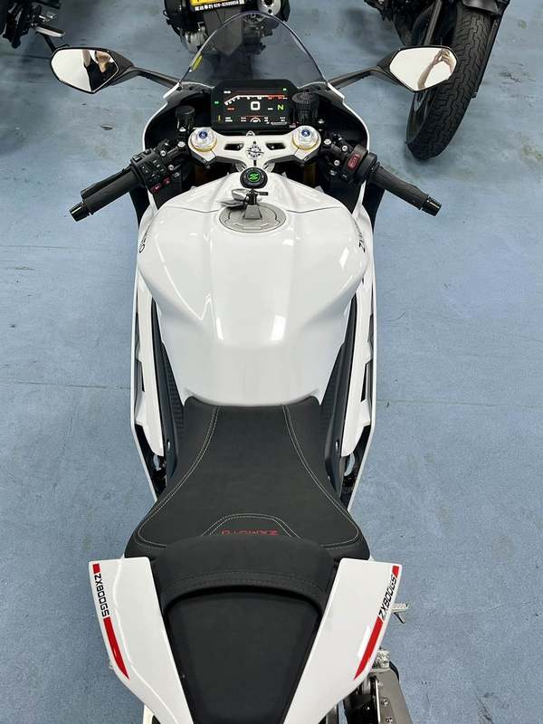 二手张雪机车820RR