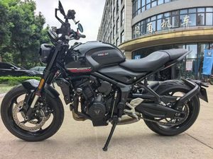 二手凯旋Trident 660