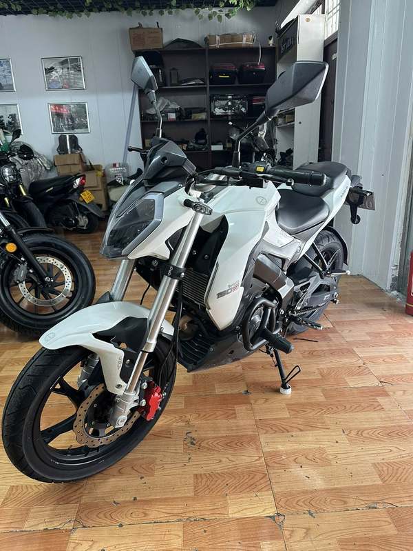 二手贝纳利小迅龙 BN150S