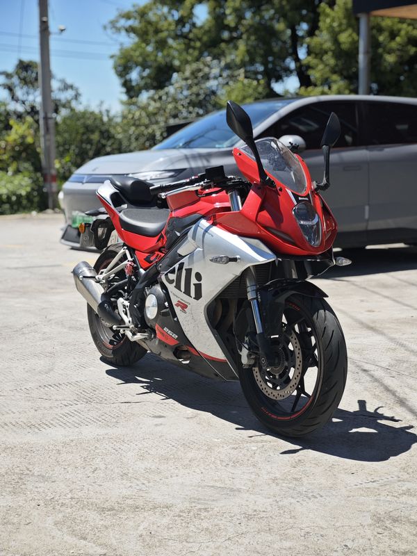 二手贝纳利龙卷风 Tornado 252R