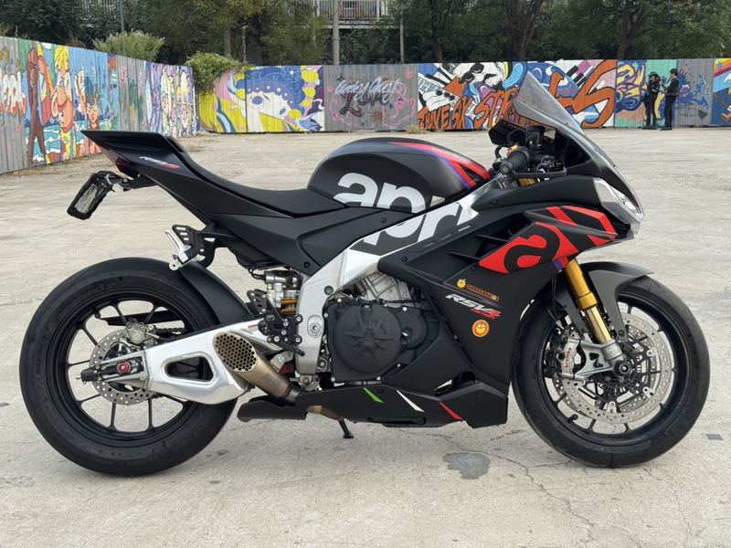 二手阿普利亚RSV4