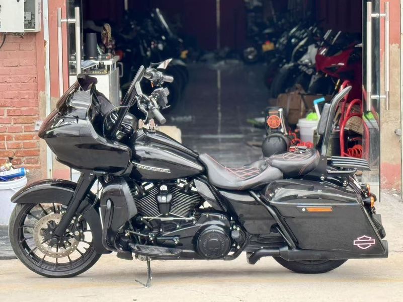 二手哈雷戴维森公路滑翔 Road Glide