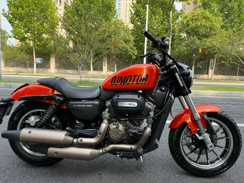 二手QJMOTOR闪300