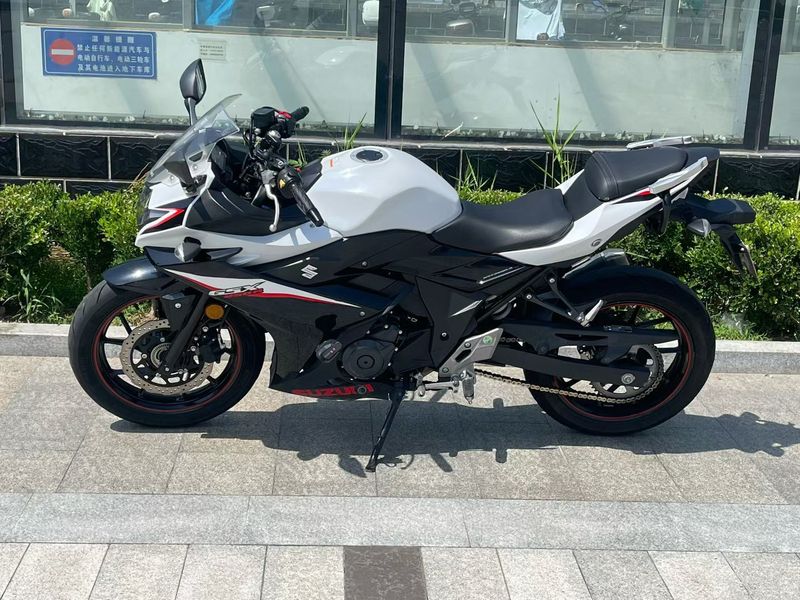 二手豪爵铃木GSX250R