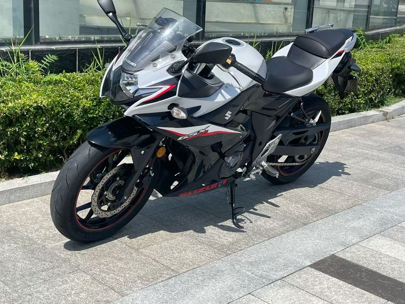 二手豪爵铃木GSX250R