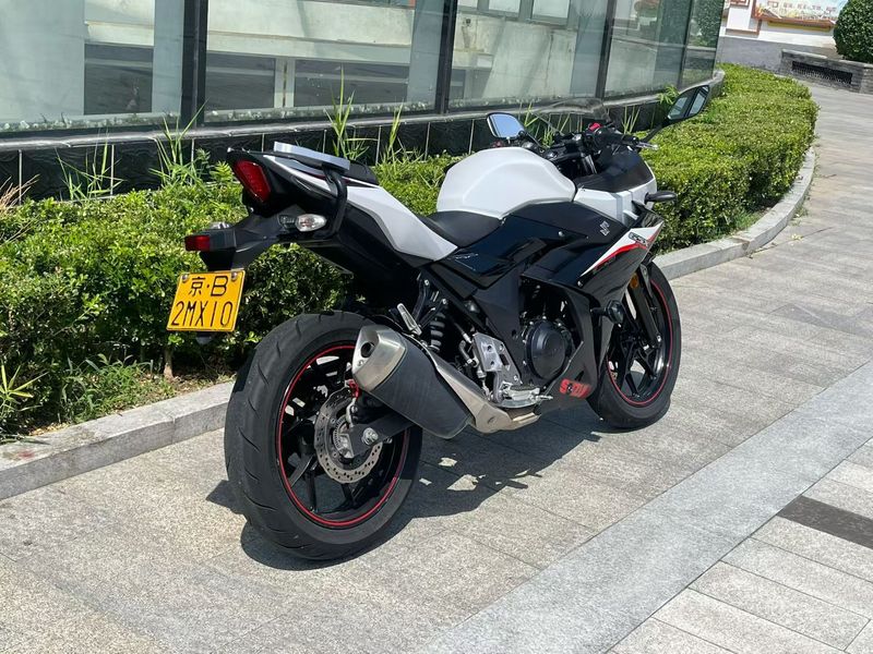 二手豪爵铃木GSX250R