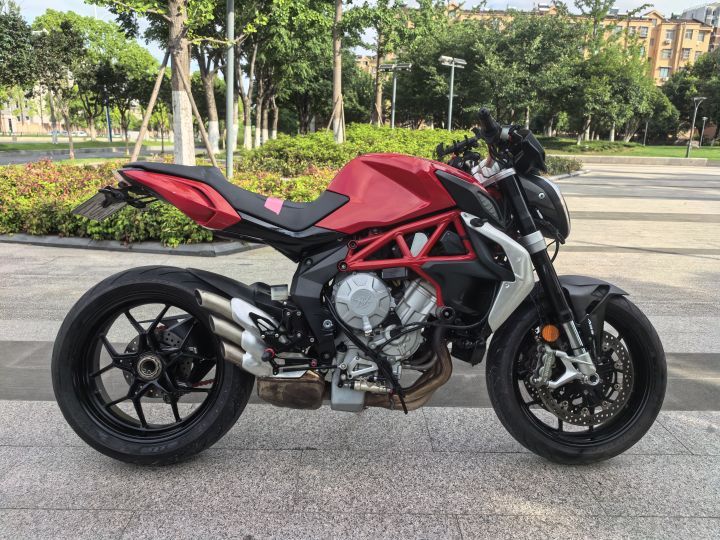 二手奥古斯塔Brutale 675