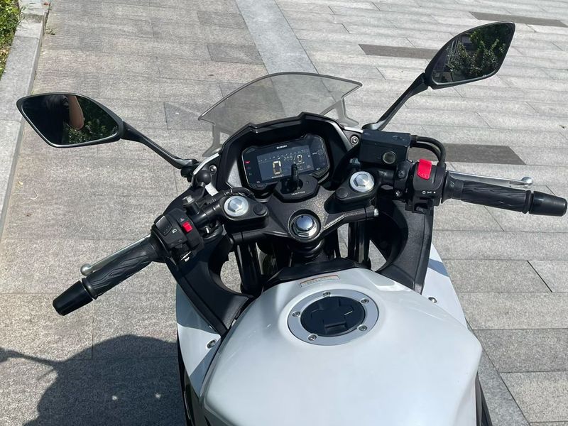 二手豪爵铃木GSX250R