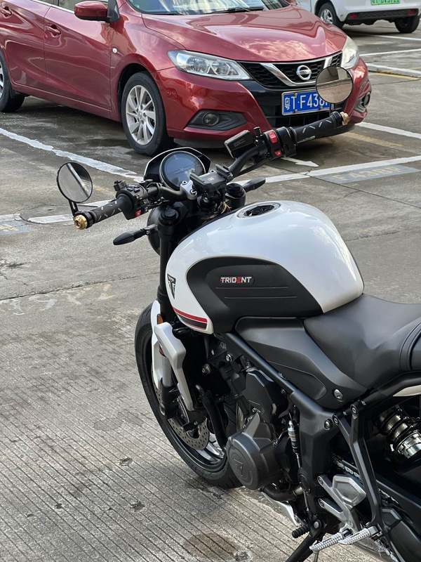 二手凯旋Trident 660