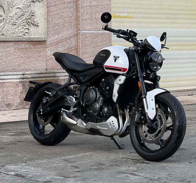 二手凯旋Trident 660