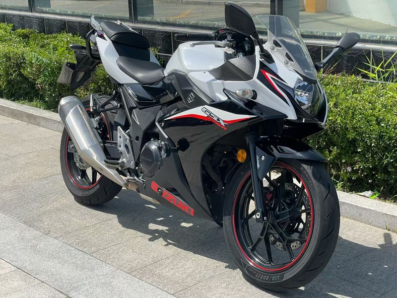 二手豪爵铃木GSX250R
