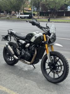 二手凯旋Scrambler 400 X