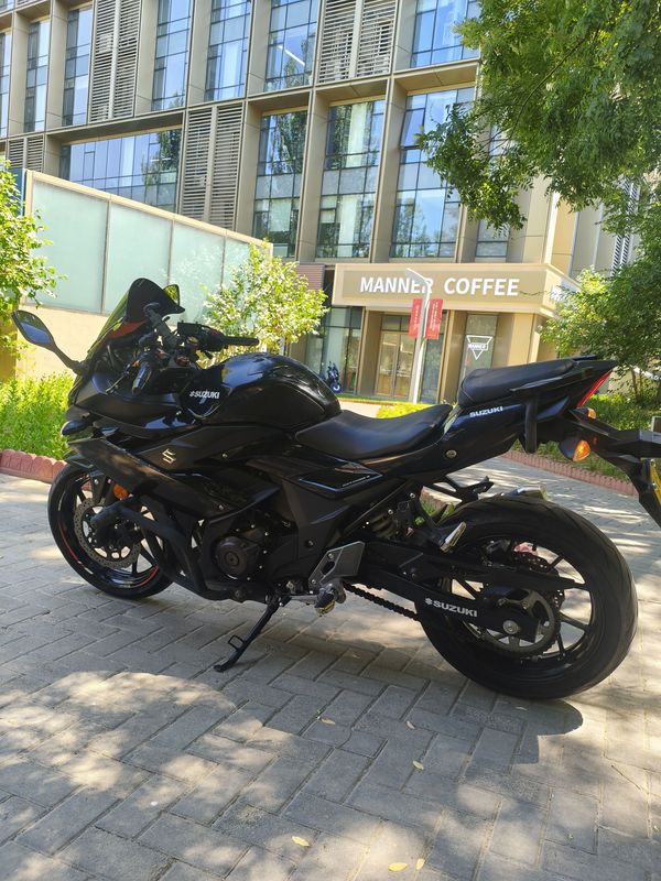 二手豪爵铃木GSX250R