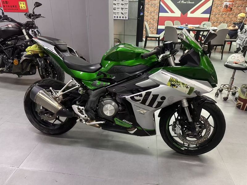 二手贝纳利龙卷风 Tornado 252R