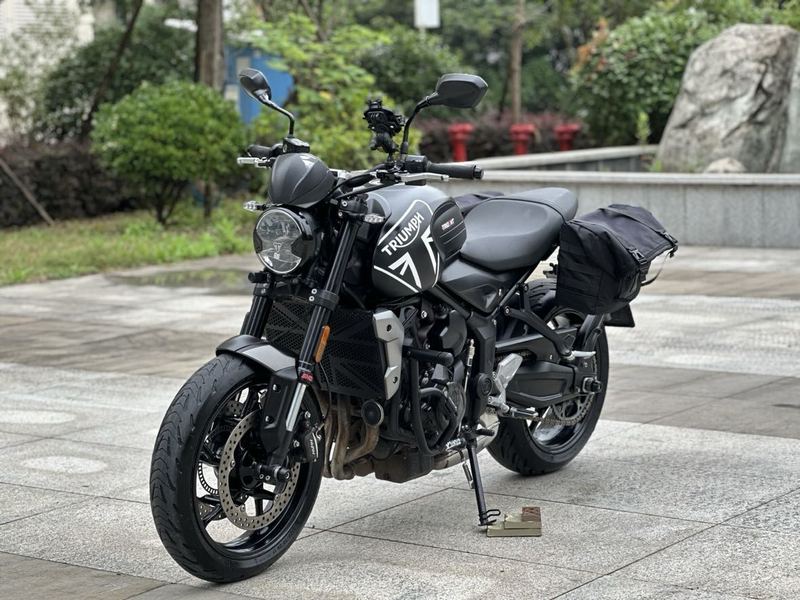 二手凯旋Trident 660