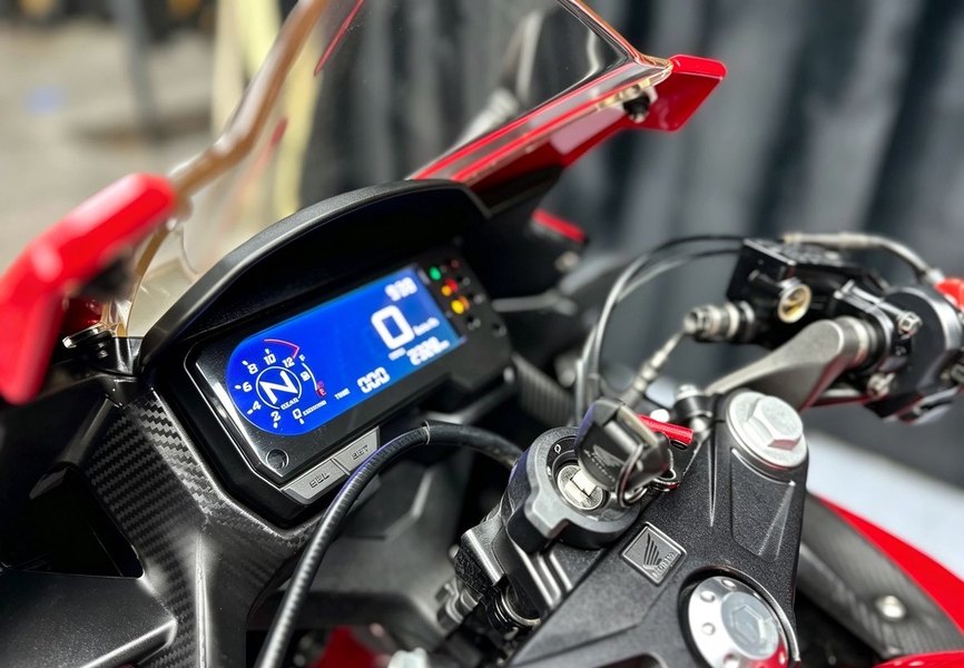 二手本田CBR400R(海外)
