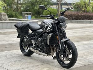 二手凯旋Trident 660