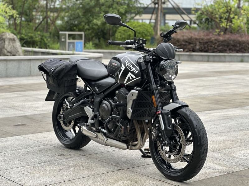 二手凯旋Trident 660