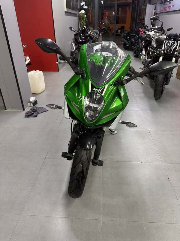 二手贝纳利龙卷风 Tornado 252R