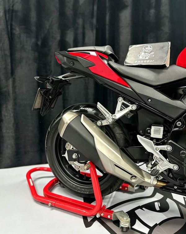 二手本田CBR400R(海外)