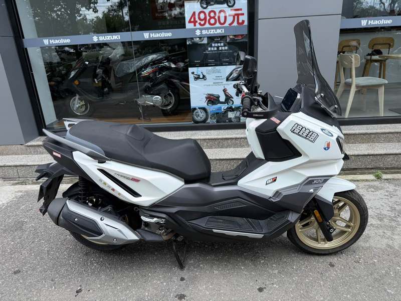 二手三阳哈士奇 Husky ADV300