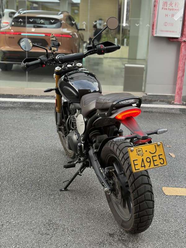 二手凯旋Scrambler 400 X