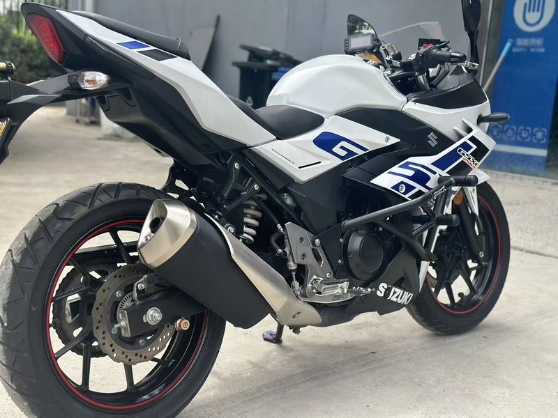 二手豪爵铃木GSX250R