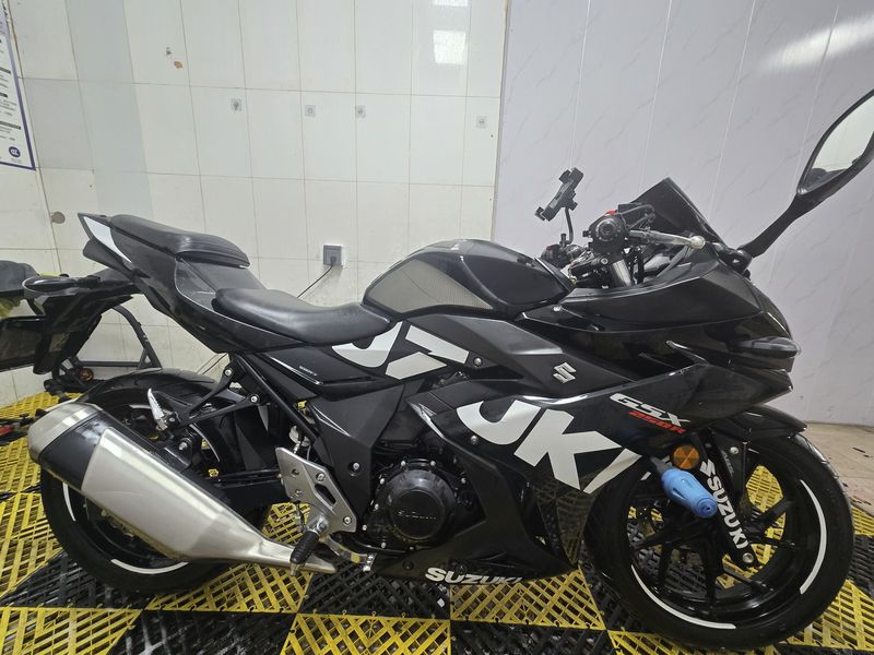 二手豪爵铃木GSX250R