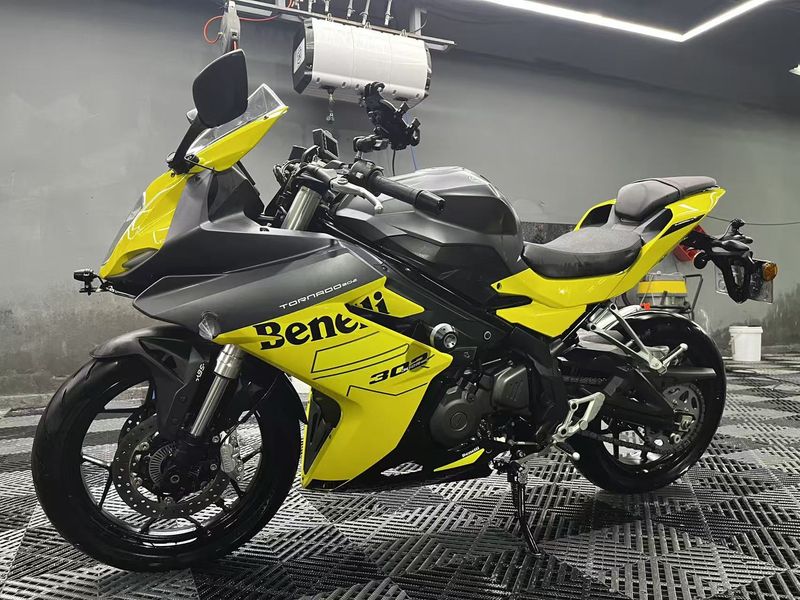 二手贝纳利龙卷风 Tornado 302R